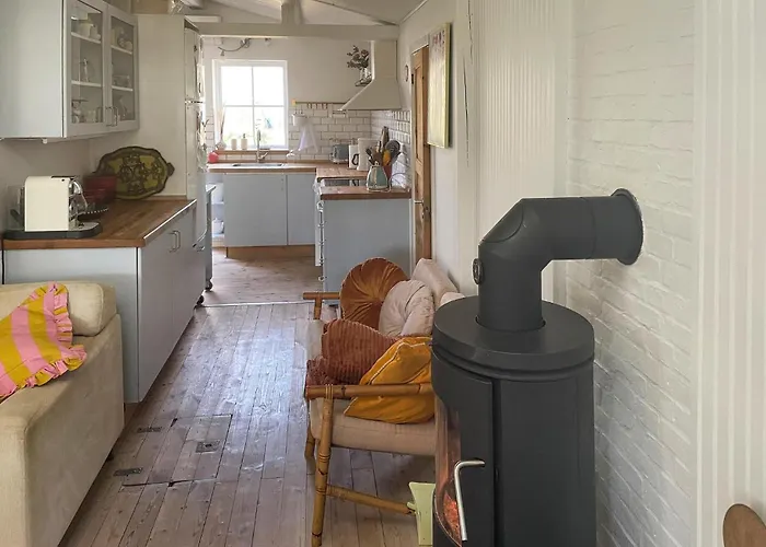 3 Bedroom Awesome In *